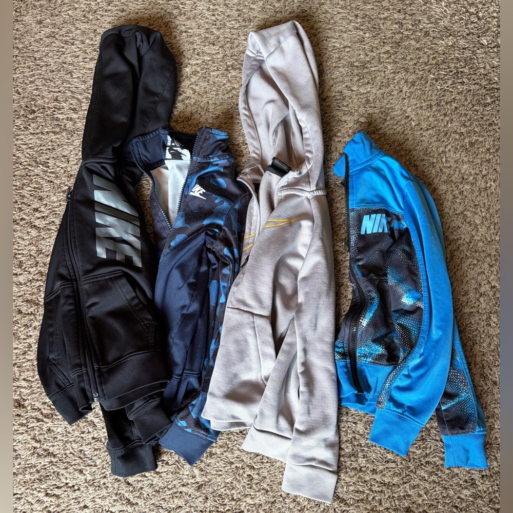 Bundle of Boys Nike Zip jacket Sweatshirts size 5